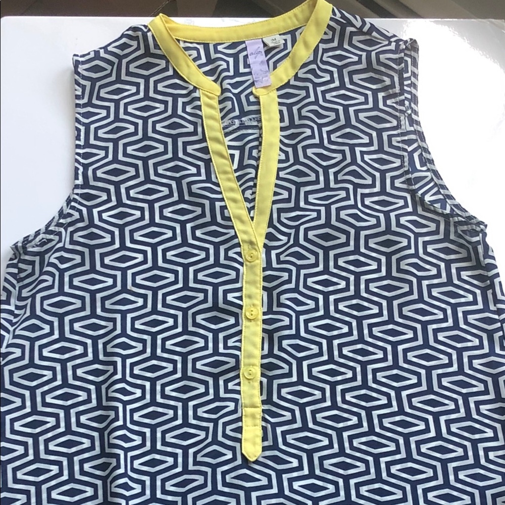 Women’s s sleeveless shirt (M)